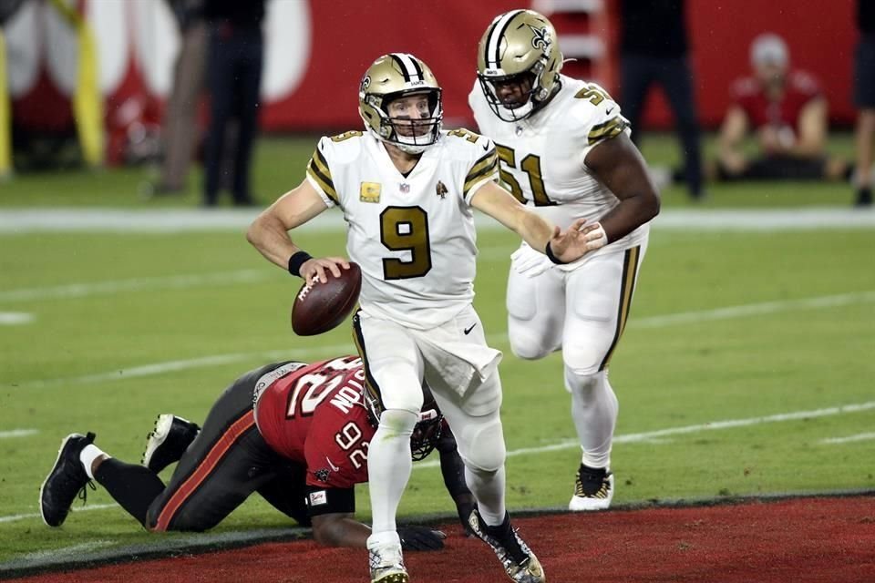 Drew Brees lanzó 4 pases para touchdown, en una gran noche para él.