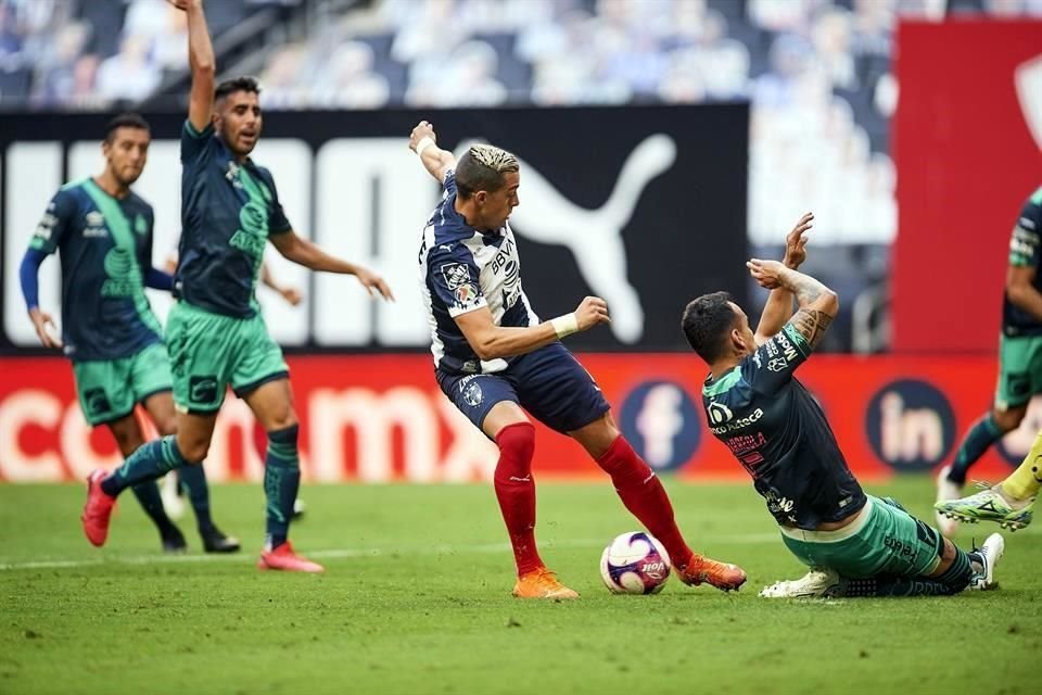 Los Rayados vencieron en casa 3-1 al Puebla en la Jornada 14.