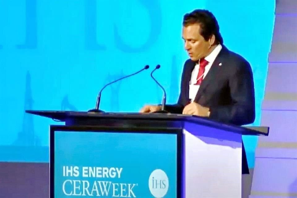 Emilio Lozoya, entonces director de Pemex, fue el orador central de la conferencia.
