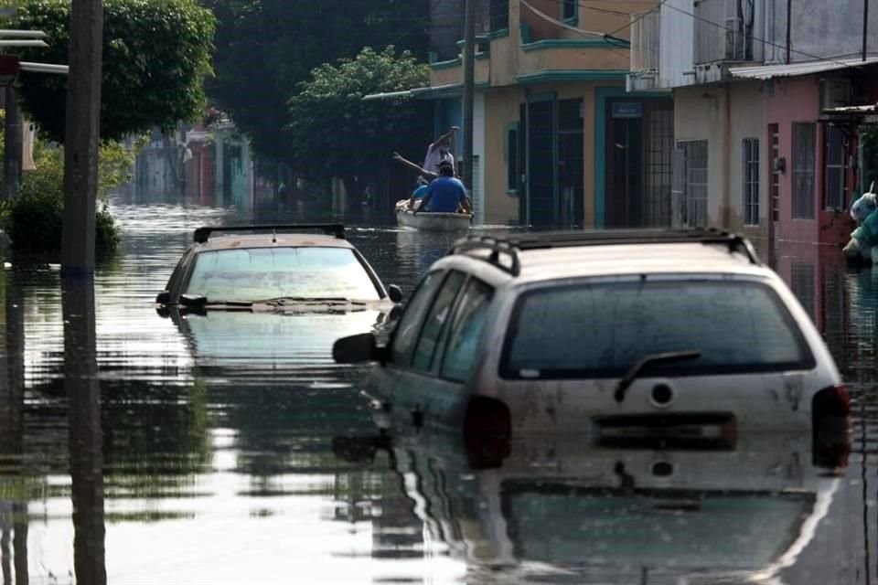 La mayor parte de la Colonia Gaviotas Sur, de Villahermosa, lleva inundada una decena de días.