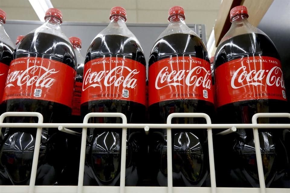 La Coca-Cola de 3 litros no retornable se incrementará de 44 a 45 pesos.