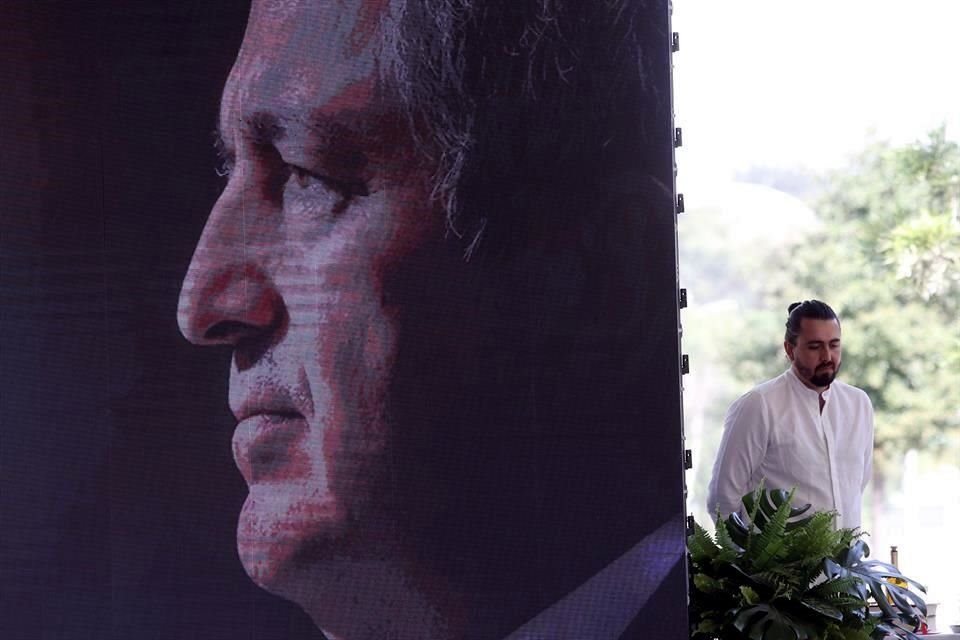 Aniversario luctuoso del empresario Jorge Vergara. Por el cual se celebró una misa en los jardines del Estadio Akron.