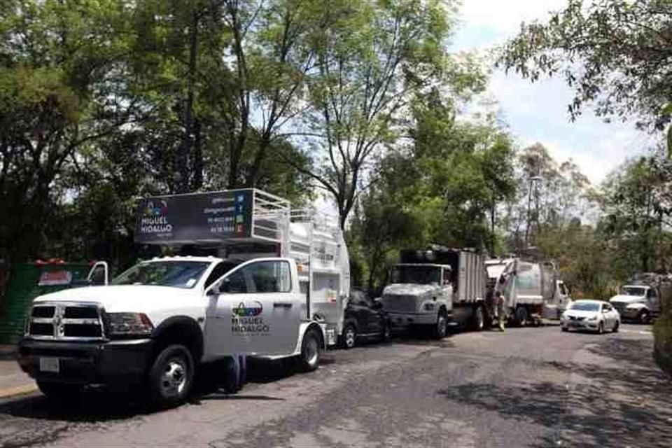Los camiones que ahí son aparcados recogen 200 toneladas de basura en Polanco, Lomas y Bosques.