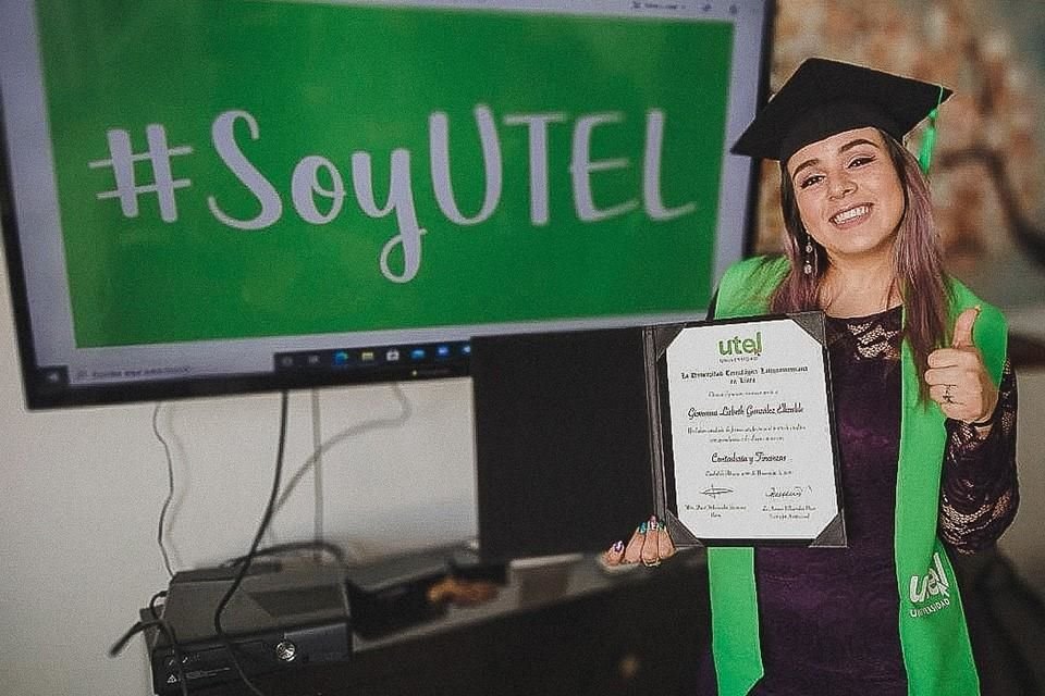 UTEL traspasa fronteras con Graduación virtual