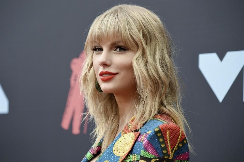 Aunque no podrá recuperar los derechos de sus primeros seis discos, Taylor Swift reveló a sus fans que ya está regrabando sus temas.