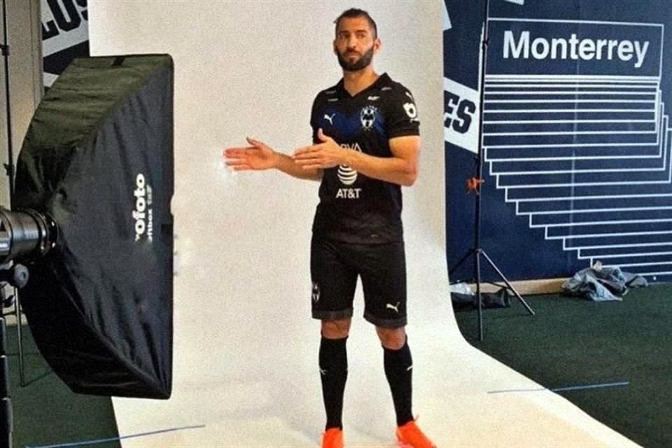 Éste el el jersey que ha causado controversia en la afición de Rayados.