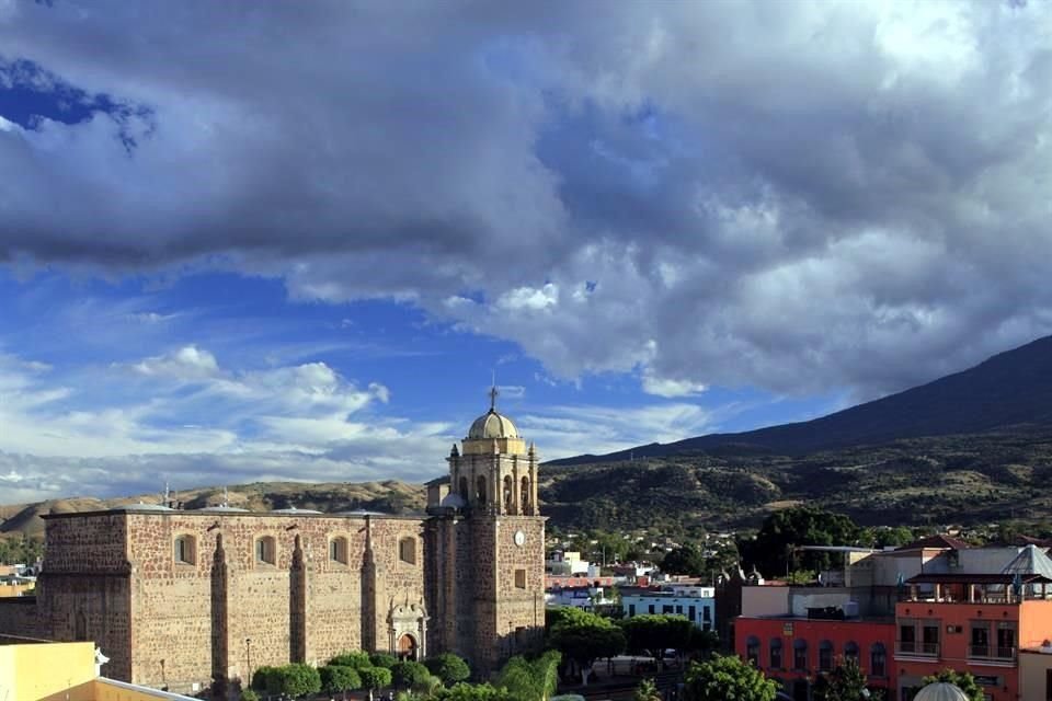 Alrededor de 700 mil turistas visitan Tequila al año aproximadamente.