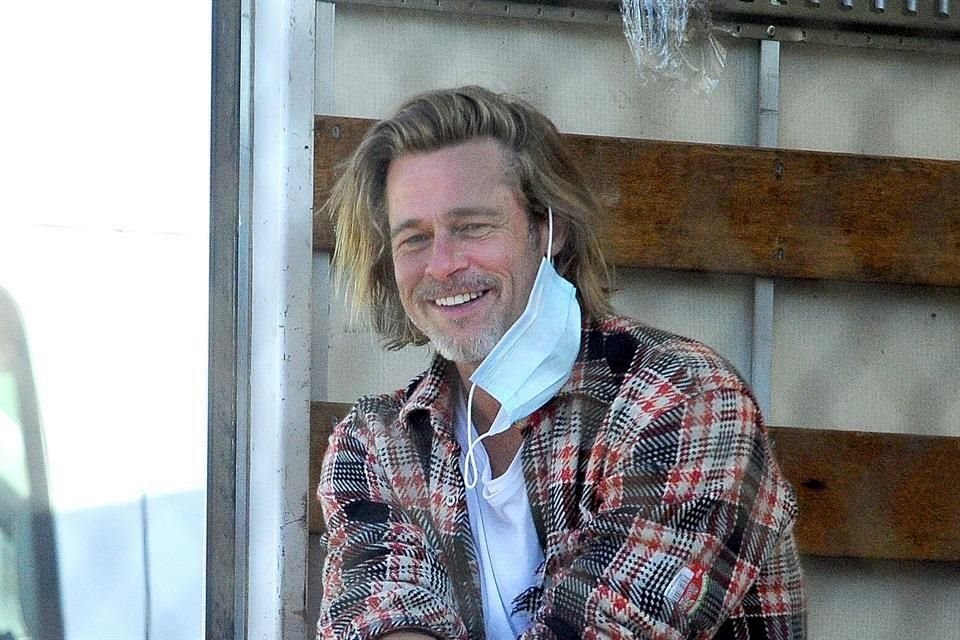 Brad Pitt a pesar de su fama, no pierde la sencillez, pues hace unos días participó como voluntario para 'Los Angeles Housing Projects', iniciativa para repartir alimentos a los más necesitados.