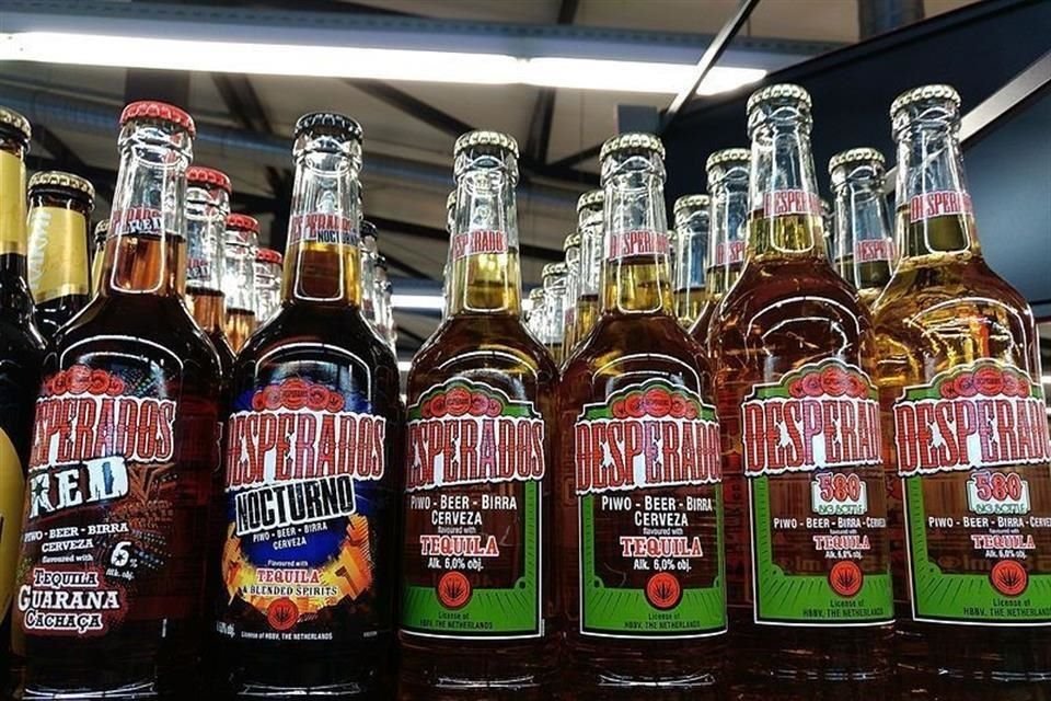 Desperados es una cerveza que Heineken vende en Europa desde 1995, que presume tener sabor a tequila, aunque según el CRT no lo contiene.