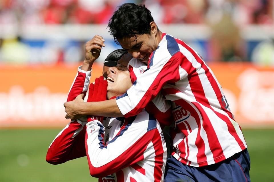 Chivas se coronó en el Apertura 2006 en la casa del Toluca.