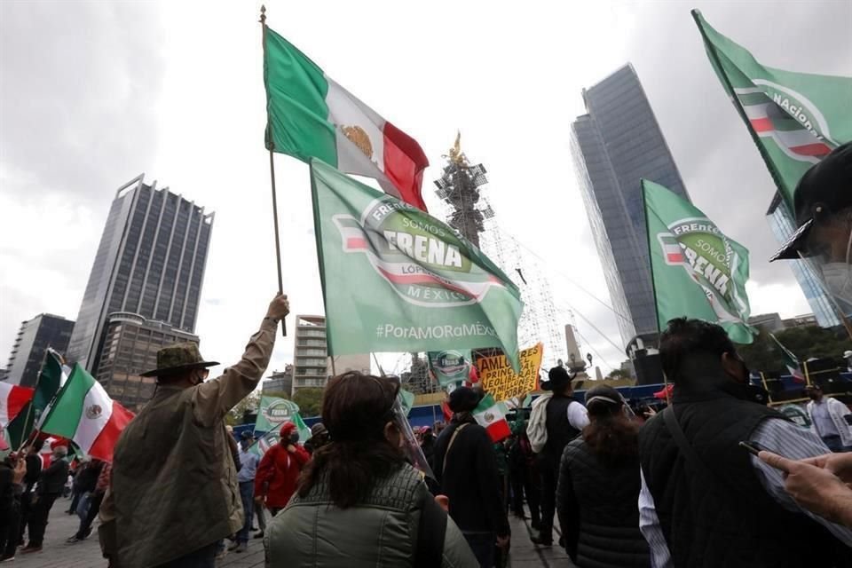 La primera parada de la marcha contra AMLO es en el Ángel de la Independencia.