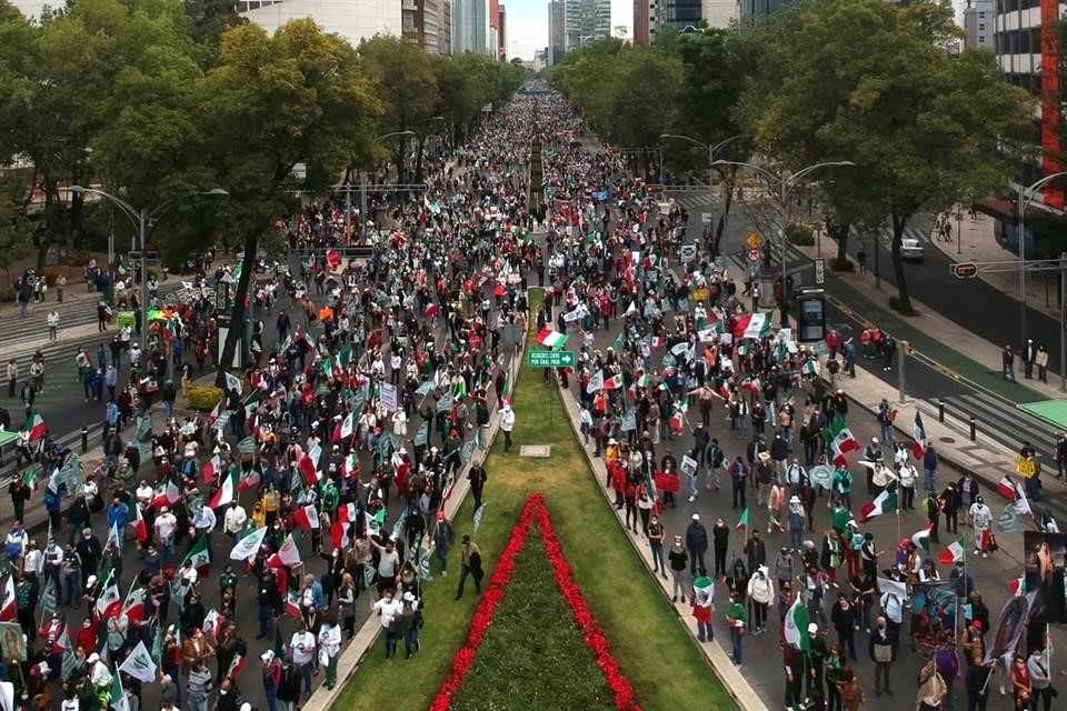 Los asistentes piden la renuncia de AMLO y reprueban la gestión de la pandemia de Covid.