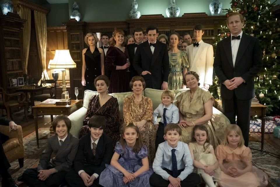 La nueva temporada de 'The Crown' retoma la historia oculta de las primas hermanas de Isabel II, que estuvieron escondidas en un hospital psiquiátrico.