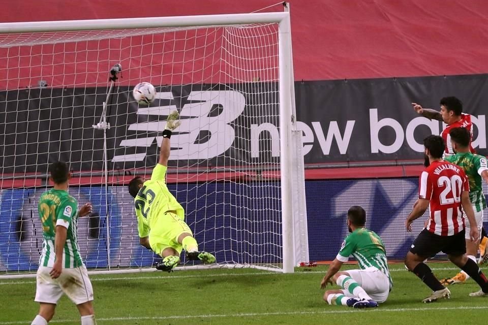 Claudio Bravo vivió en carne propia la mala tarde de su equipo.