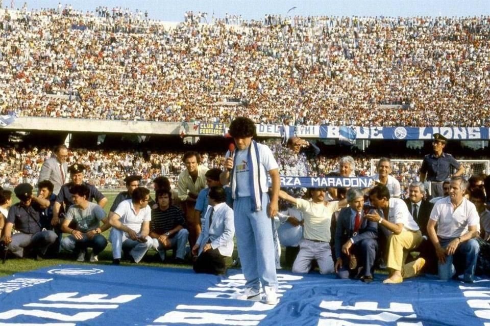 Maradona brilló durante ocho años en el Napoli.