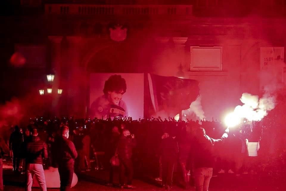 Los hinchas recuerdan al ídolo.