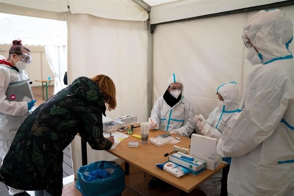 Alemania registró 22 mil 805 casos de Covid-19 en últimas 24 horas, por lo que suma un millón 6 mil 394 contagios desde inicio de pandemia.