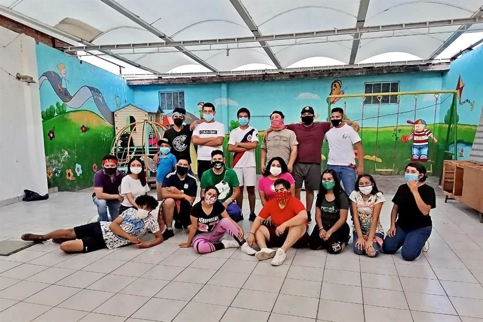 Adolescentes del Semillero Creativo de la ciudad de Abasolo, en Guanajuato; una localidad con problemas serios de violencia.