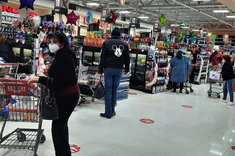 En un recorrido realizado por algunos centros comerciales de la zona sur de la Ciudad, se pudo constatar una alta afluencia de clientes.