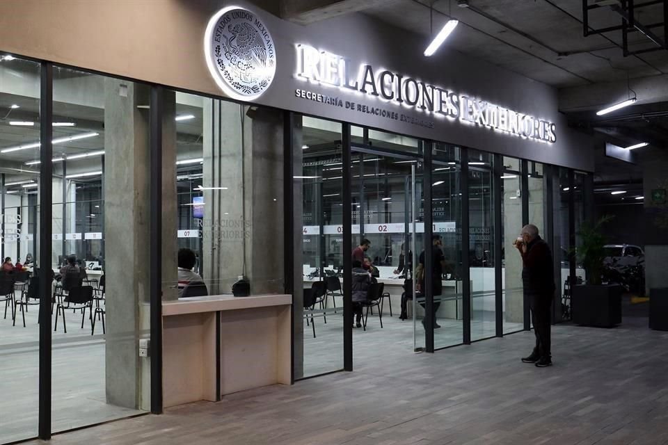 Apertura de las nuevas oficinas de la delegación de la Secretaría de Relaciones Exteriores en Plaza Patria.
