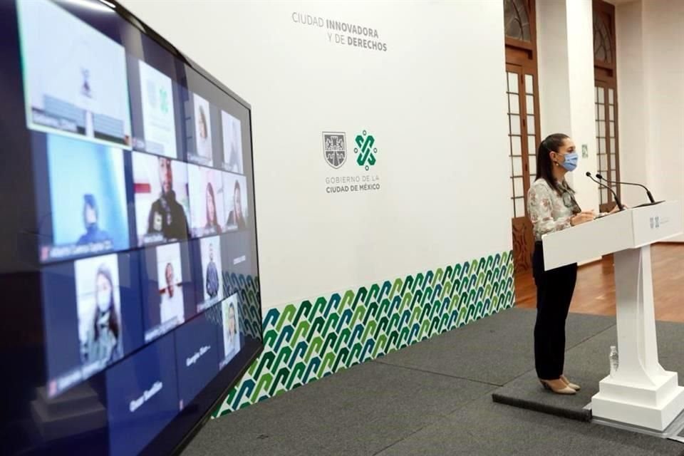 Sheinbaum firmó un acuerdo para que, cuando CDMX tenga vacunas disponibles, la República de Corea entregue reactivos para pruebas de detección de #Covid_19, cubrebocas y congeladores.