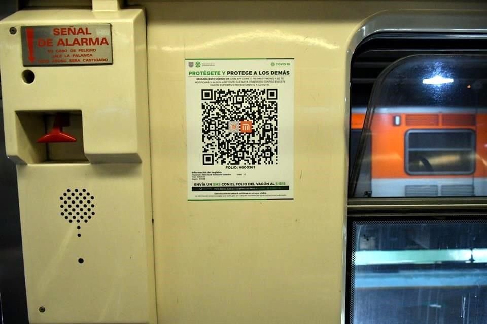 Desde hoy, se habilitaron códigos QR en el Metro para que usuarios se registren de forma voluntaria y se pueda rastrear a quienes convivieron con personas con #Covid_19.