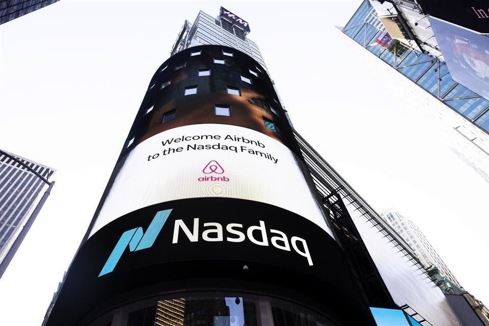 Airbnb comenzó a cotizar hoy en el Nasdaq.