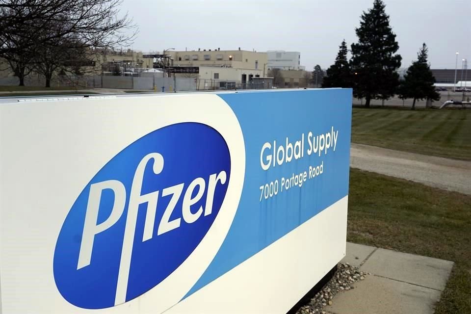 El jueves, la fórmula de Pfizer recibió el visto bueno por parte de un panel de de asesores externos de la FDA, lo que allanó el camino para su autorización general.