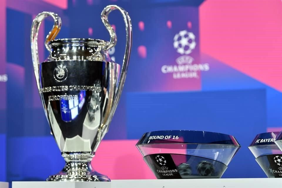 Barcelona enfrentará al PSG en Octavos de final de Champions League, mientras que actual campeón, Bayern Munich, chocará con Lazio de Italia, reveló UEFA en sorteo.