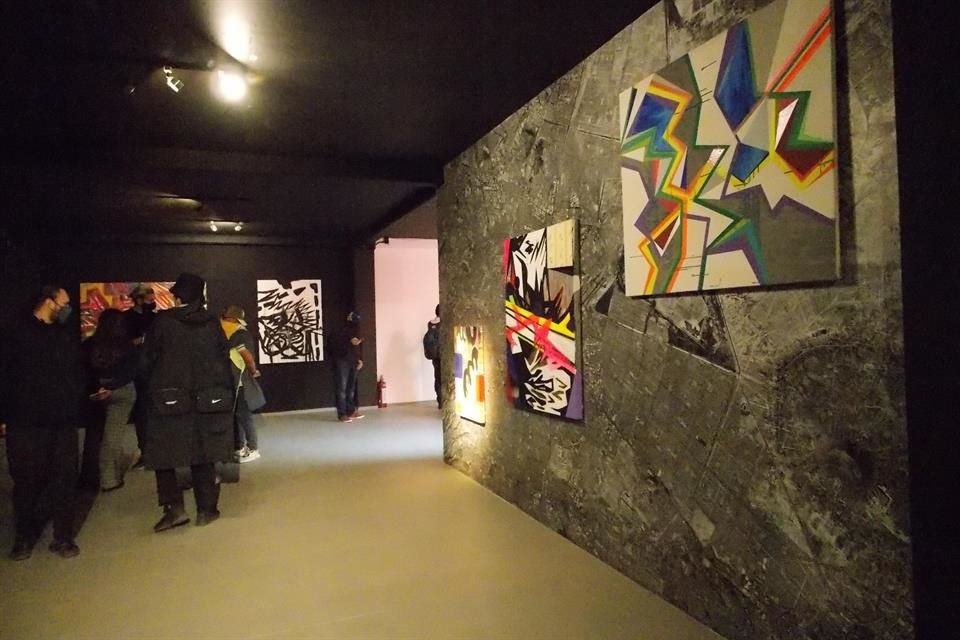 Los artistas invitados para la exhibición desarrollaron su propuesta artística en torno al arte urbano.