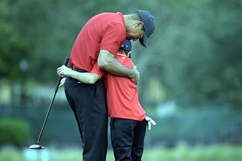 Tiger Woods y su hijo Charlie terminaron el torneo en la séptima posición.