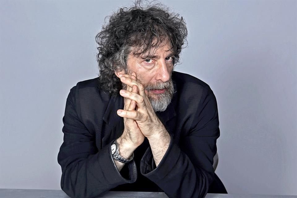 Neil Gaiman no se enfoca en lo que los críticos y sus fans dicen de él ya que no se considera un grande la literatura; más bien, busca darle rienda suelta a la imaginación