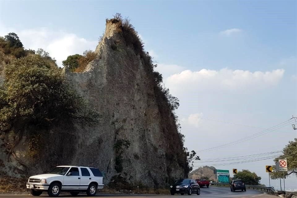El talud se ubica, en la México-Cuernavaca- en la zona limítrofe entre las alcaldías Xochimilco y Tlalpan.