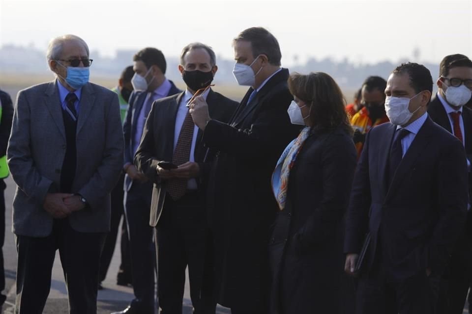 Jorge Alcocer, Hugo López-Gatell y Marcelo Ebrard.