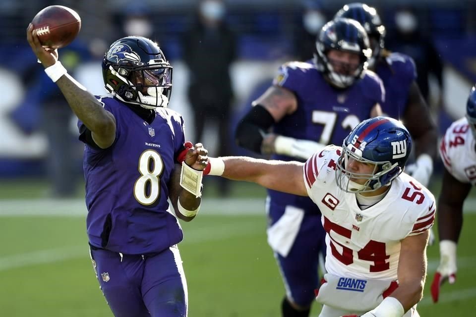 Lamar Jackson terminó con 183 yardas y lanzó para dos anotaciones.