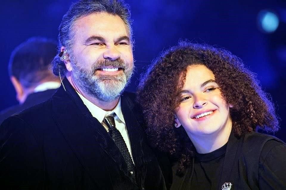 Lucero Mijares Hogaza ha hecho duetos con su papá.