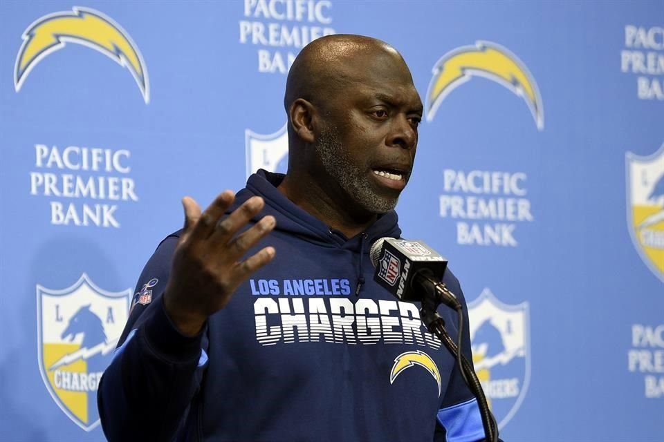 Dan Spanos, dueño de los Cargadores, destacó el lado humano de Anthony Lynn.