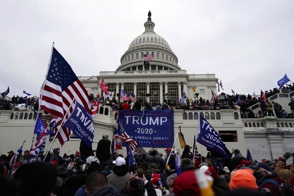 Seguidores de Trump tomaron violentamente el Capitolio la semana pasada, incitados por el Presidente de Estados Unidos, Donald Trump.