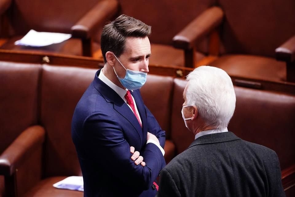 El Senador Josh Hawley objetó a la certificación de los resultados.