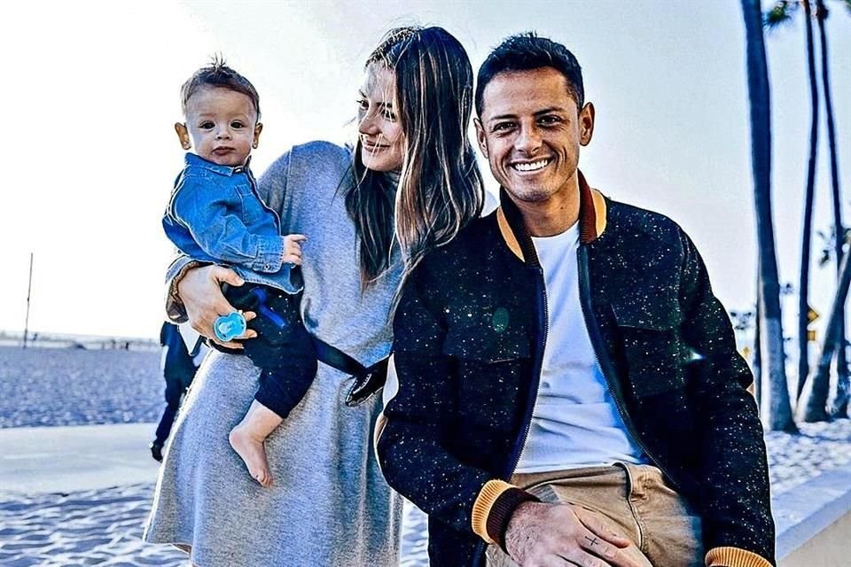 Javier Hernández y su esposa, Sarah Kohan, tienen un hijo de un año y una hija de tres meses.