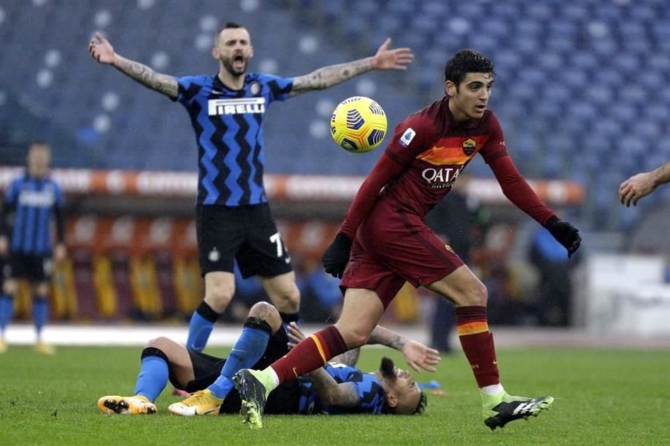 El empate entre la Roma y el Inter al parecer benefició más al líder Milan.