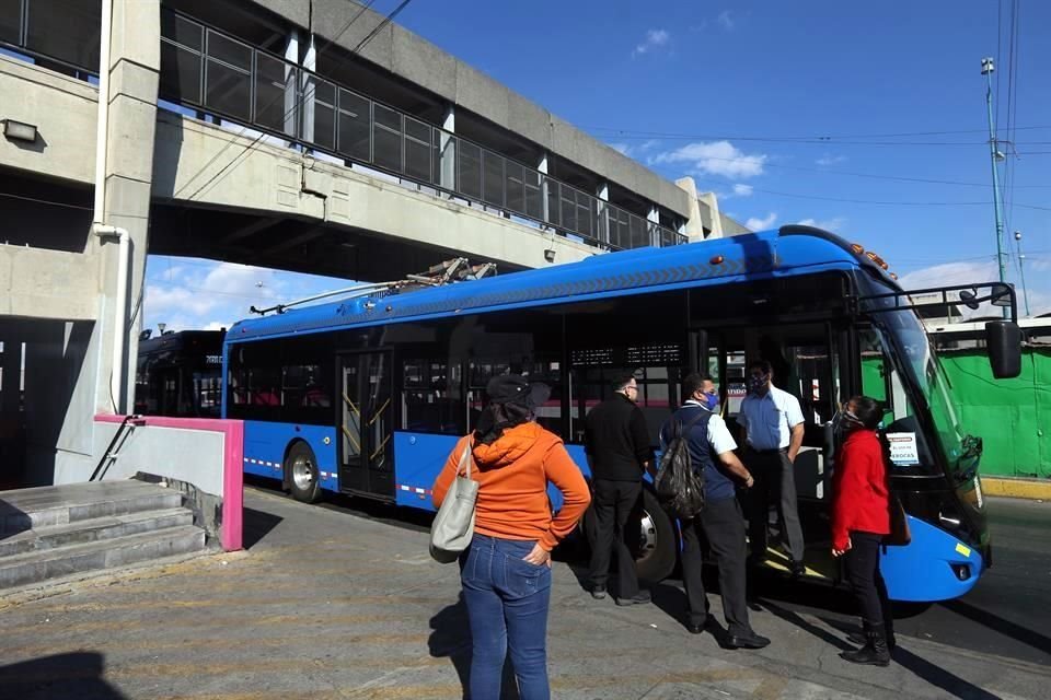 Por primera vez en su historia, el Trolebús también entró como medio de transporte para atender la emergencia de la suspensión de seis líneas del Metro.