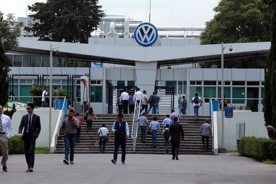 Trabajadores de VW México rechazaron el acuerdo salarial de la empresa.