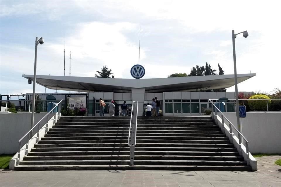 Volkswagen extendió hasta el martes el paro en la producción de su modelo Jetta.