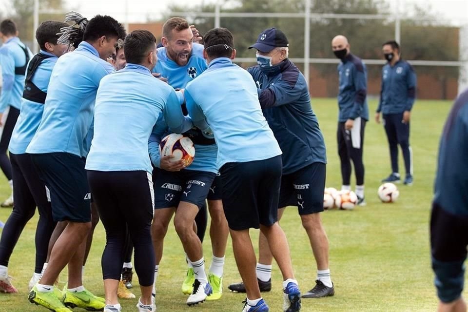 Los Rayados de Javier Aguirre abren hoy la preparación para recibir a las Águilas el próximo sábado.