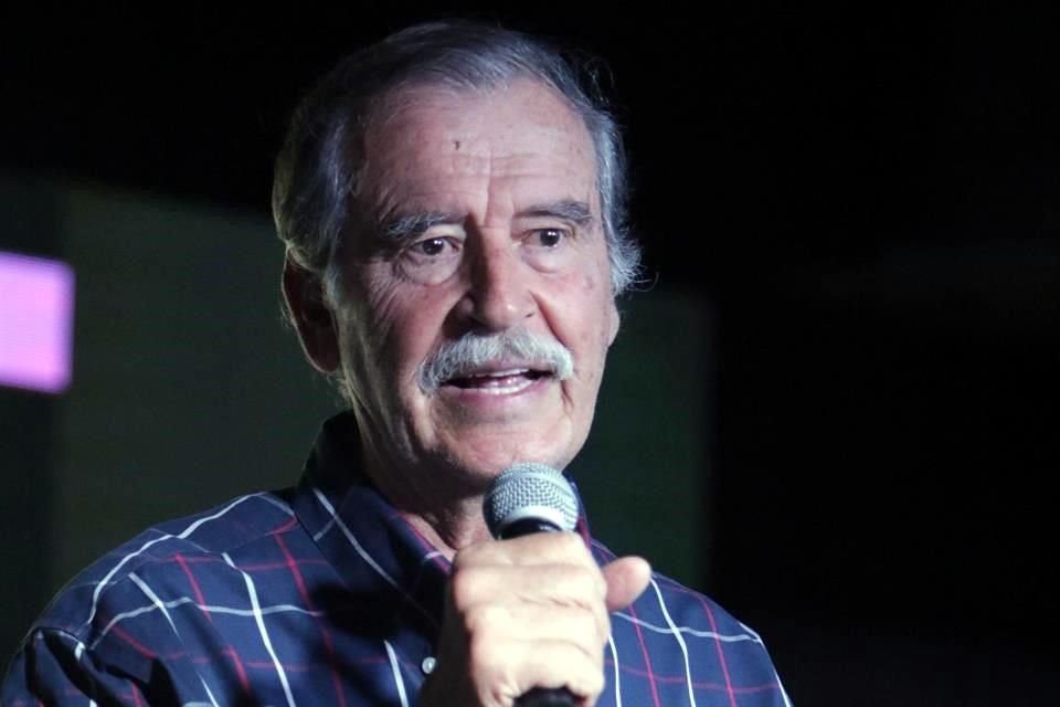 Coordinador de precampaña de Samuel García presentó denuncia ante INE contra Fox, quien llamó 'dama de compañía' a Mariana Rodríguez.