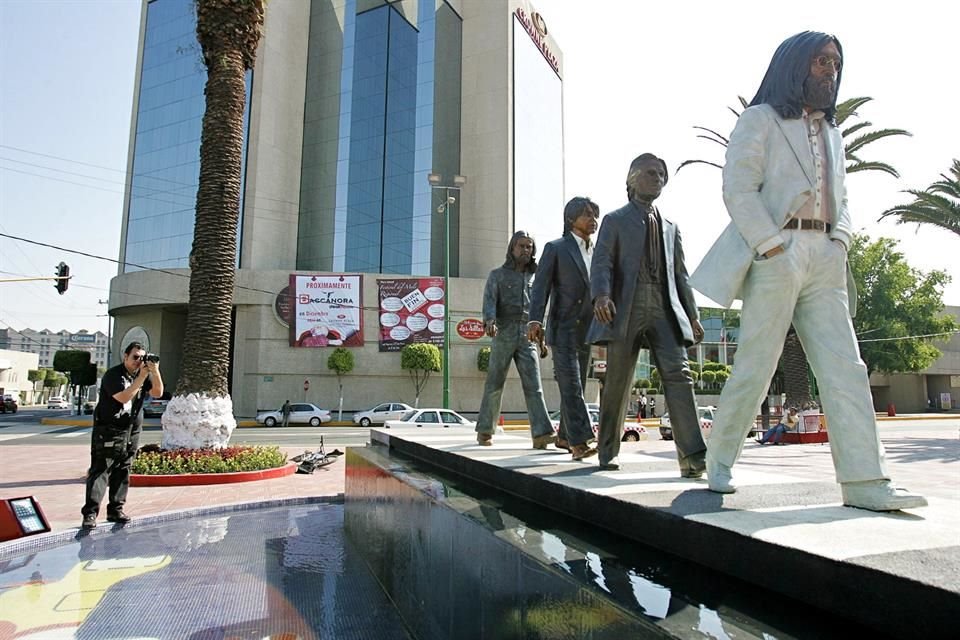 Monumento de The Beatles en Tlalnepantla