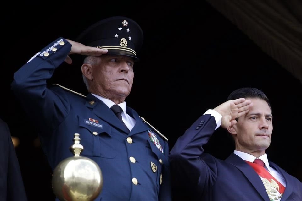 Salvador Cienfuegos fue detenido a finales del año pasado por presuntos vínculos con una célula delictiva del Cártel Beltrán Leyva.