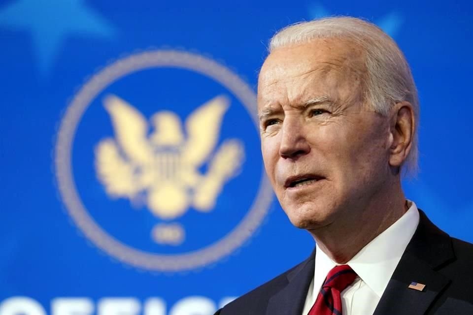 Biden habló este viernes desde Delaware sobre su plan para vacunar a 100 millones.