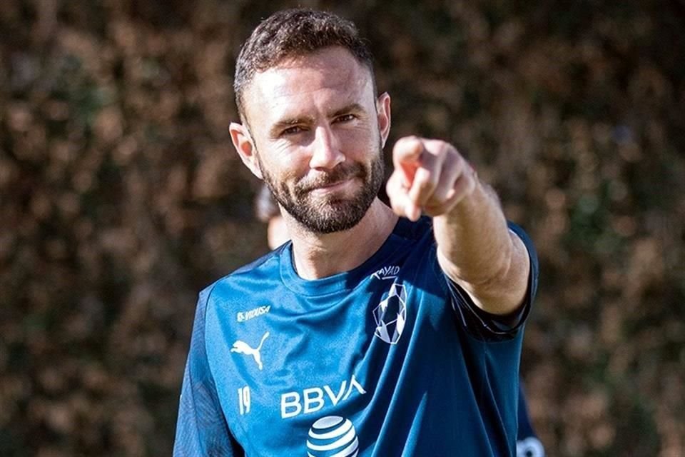 Miguel Layún tiene su oportunidad para mostrarse ante Javier Aguirre.